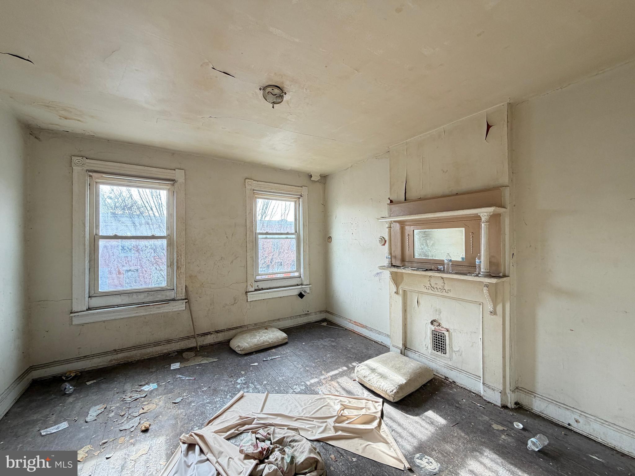 BROADWAY EAST - Residential