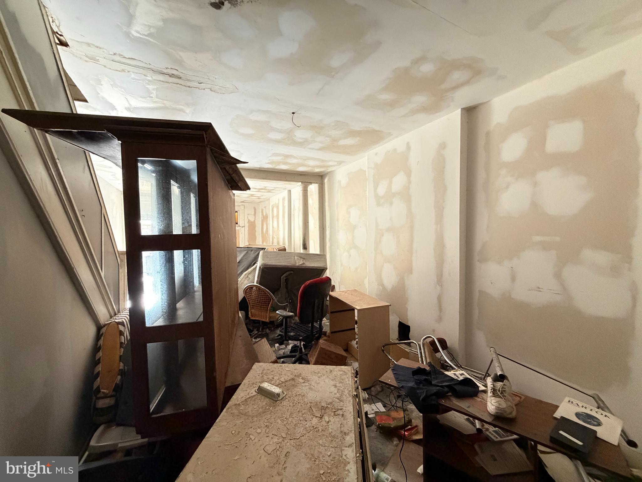 BROADWAY EAST - Residential