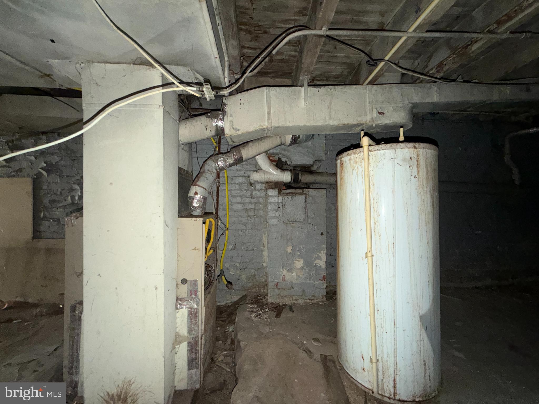 BROADWAY EAST - Residential