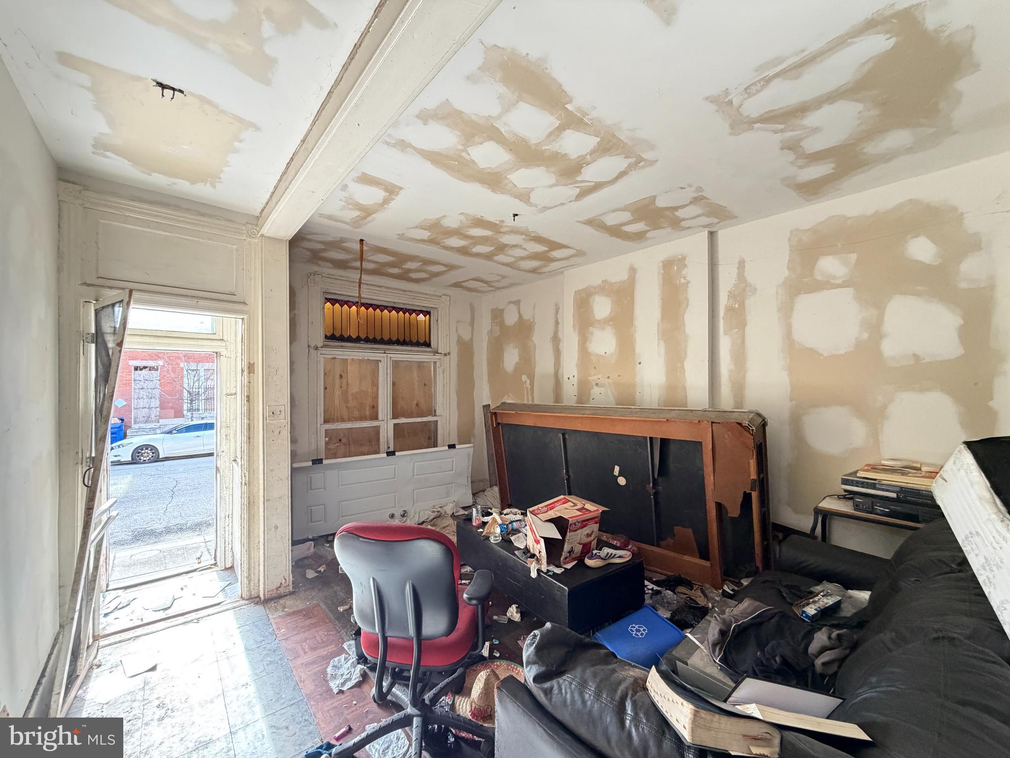 BROADWAY EAST - Residential