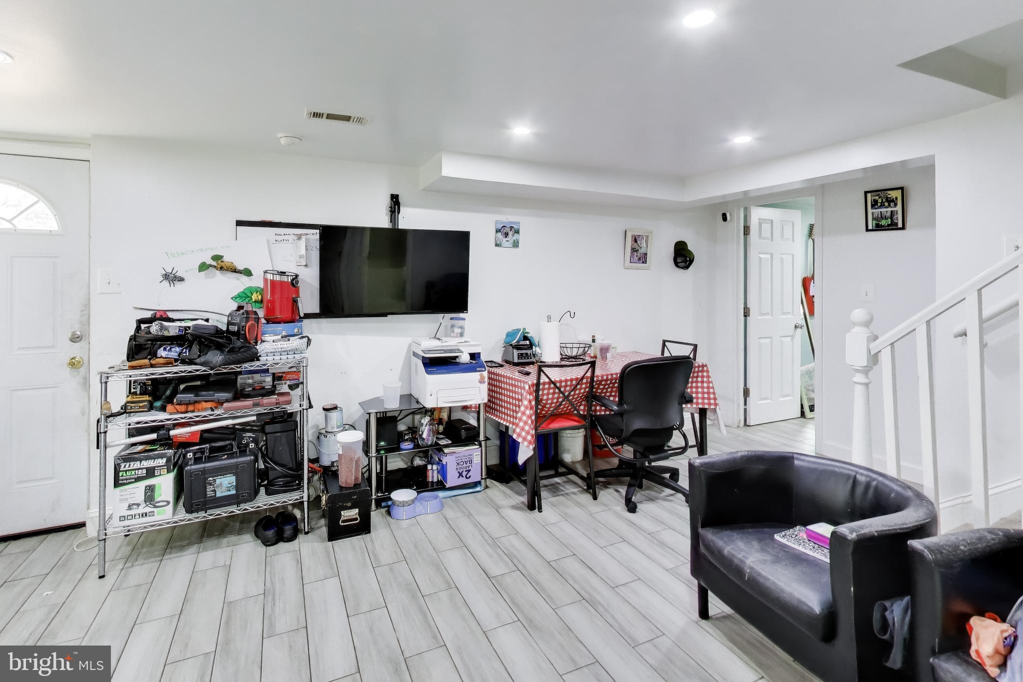 FAIRLAWN-LAUREL - Residential