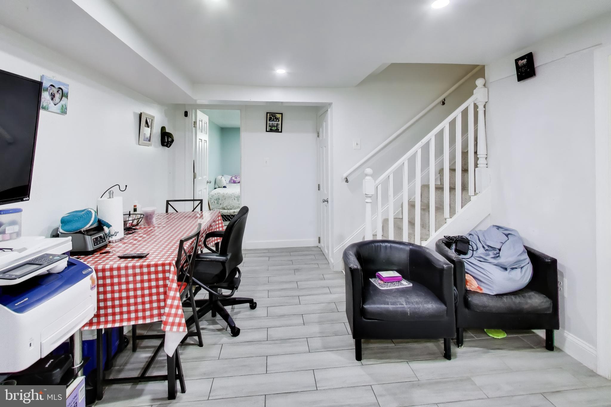 FAIRLAWN-LAUREL - Residential