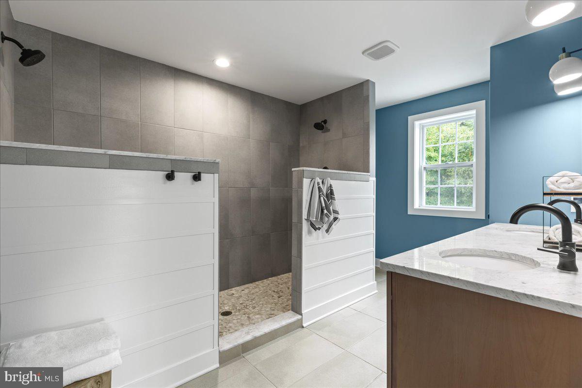 TARRINGTON WOODS - Residential