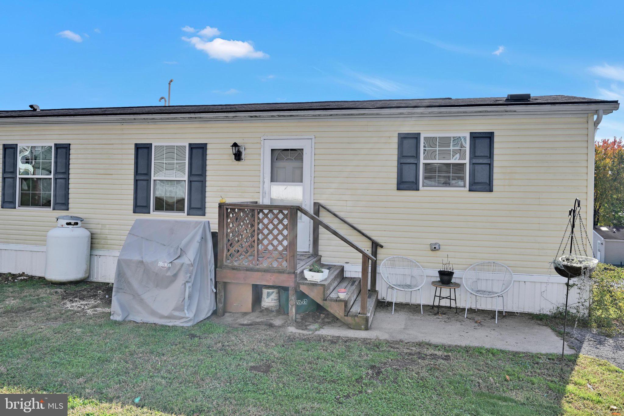 15 ASHTON DRIVE