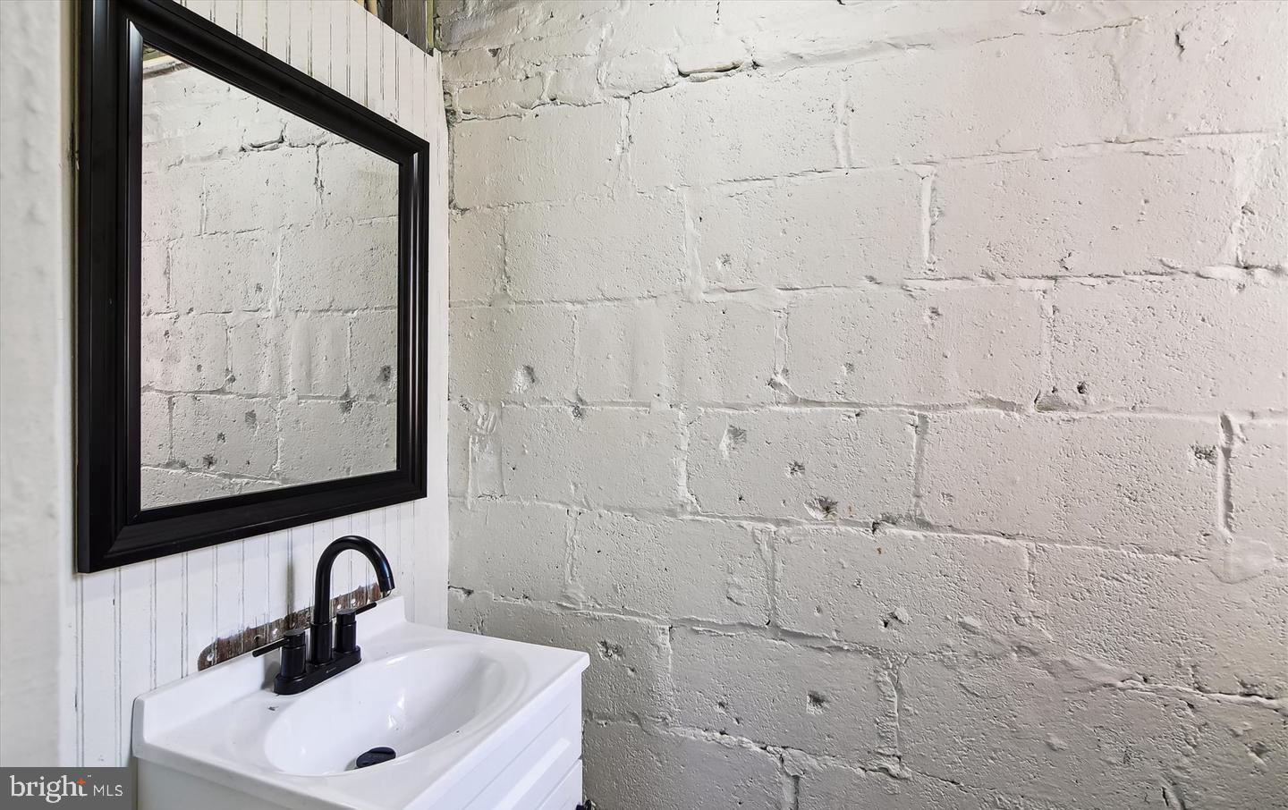 CENTRAL PARK HEIGHTS - Residential Lease