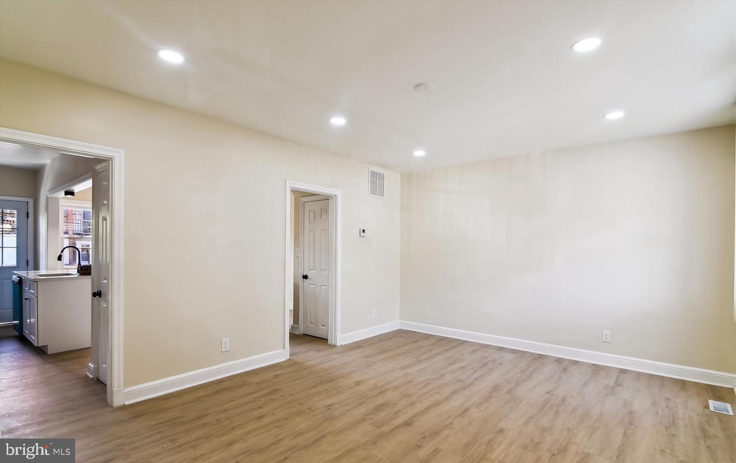 CENTRAL PARK HEIGHTS - Residential Lease