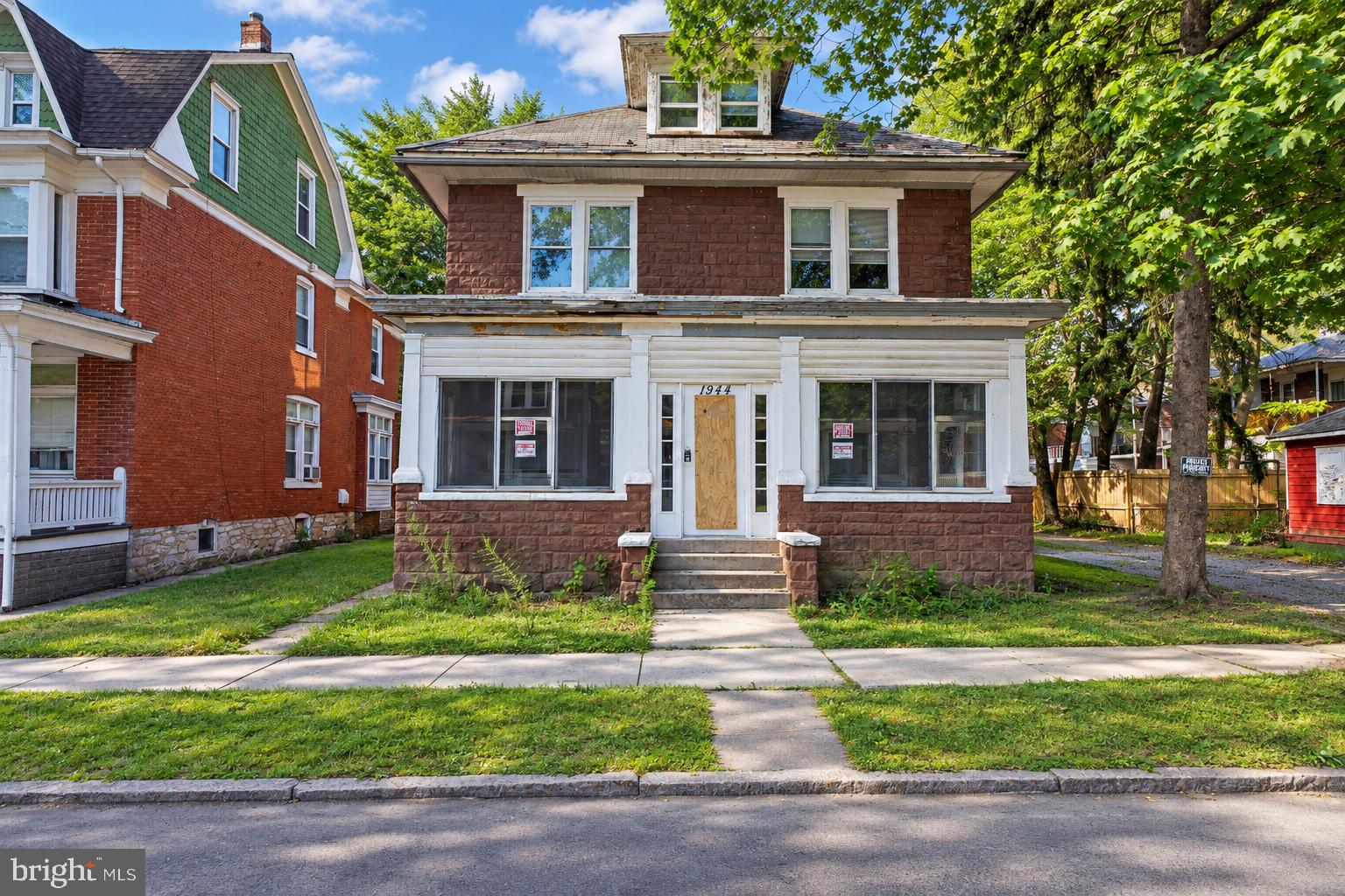 1944 CHESTNUT STREET