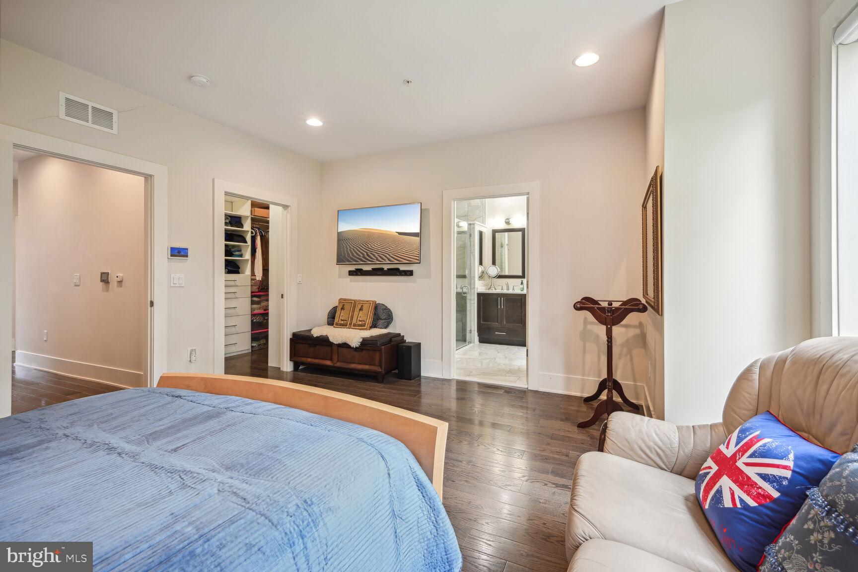 GROSVENOR HEIGHTS - Residential