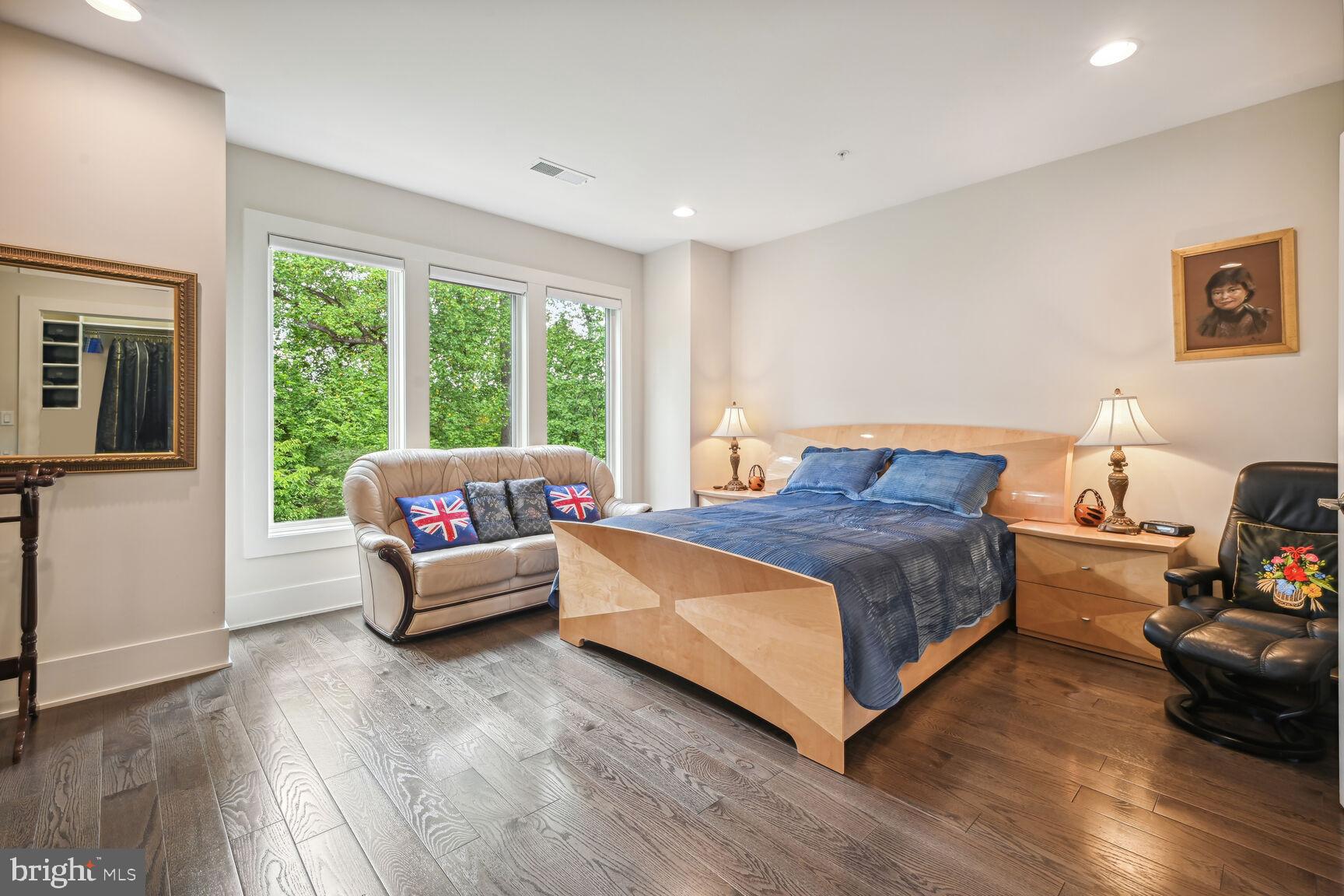 GROSVENOR HEIGHTS - Residential