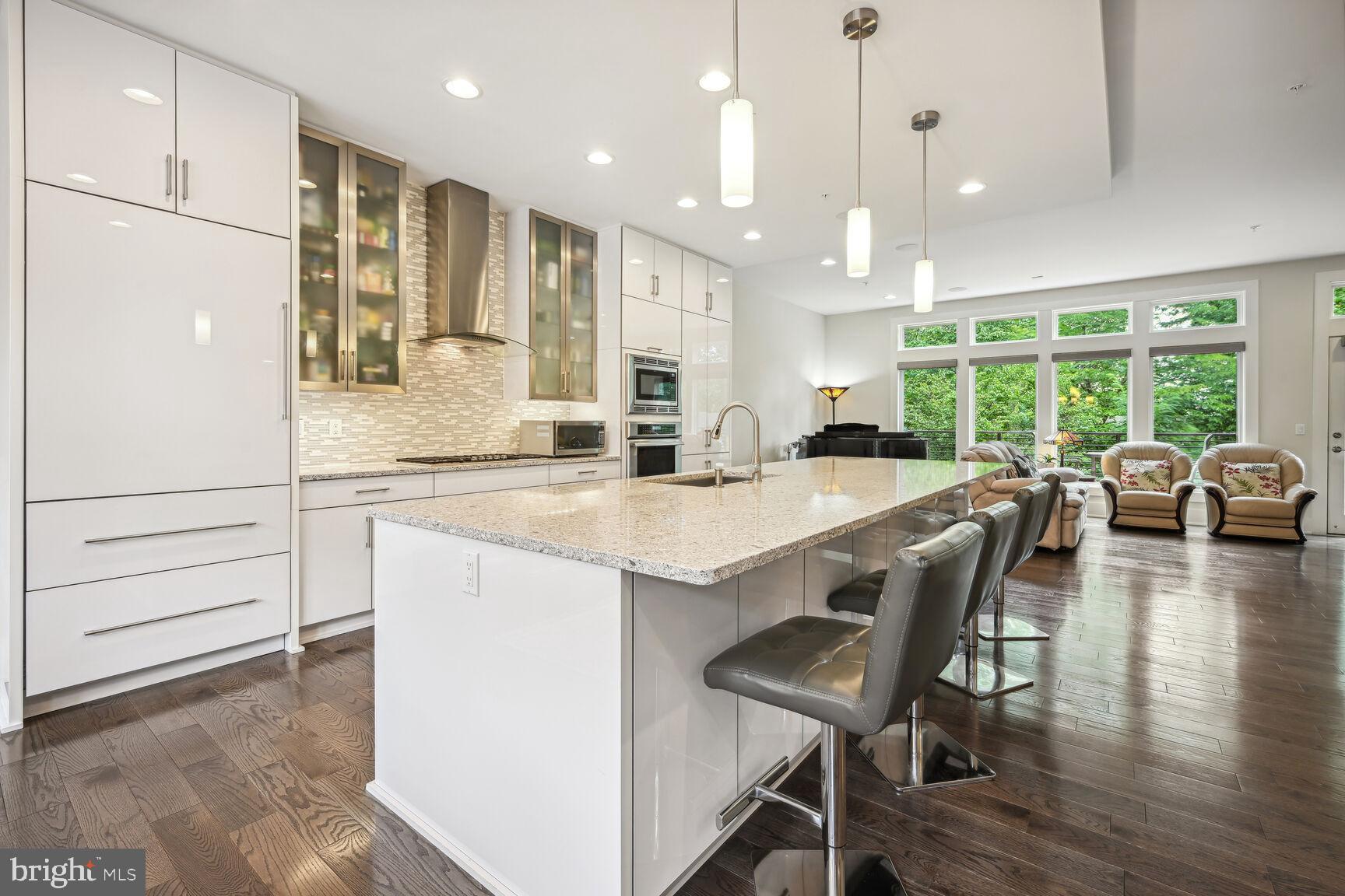 GROSVENOR HEIGHTS - Residential