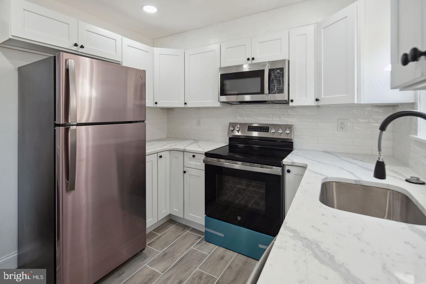 PORT RICHMOND - Residential