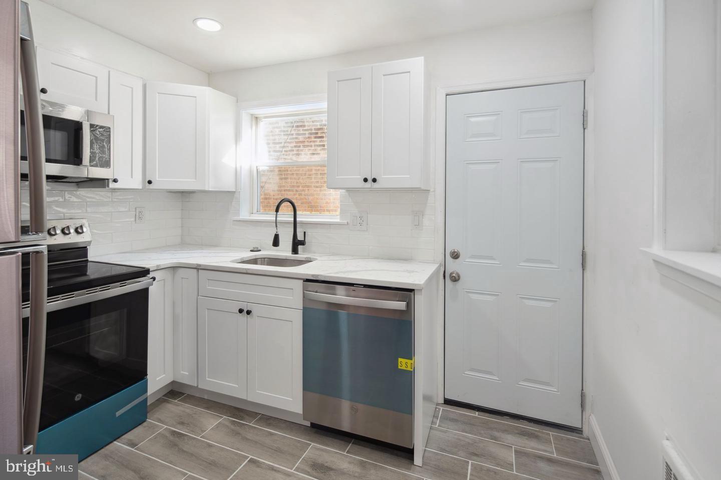 PORT RICHMOND - Residential