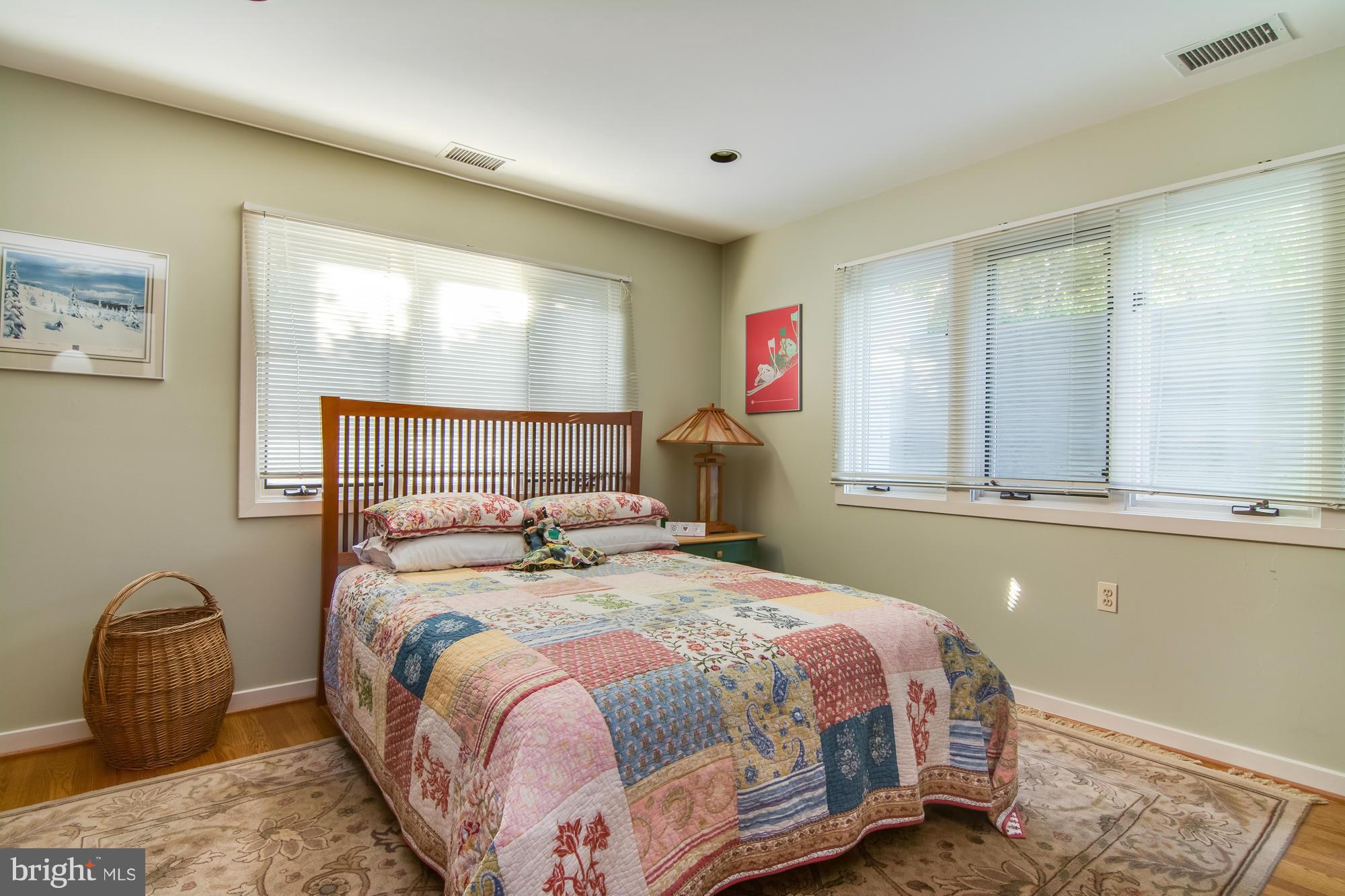 PENDENNIS MOUNT - Residential