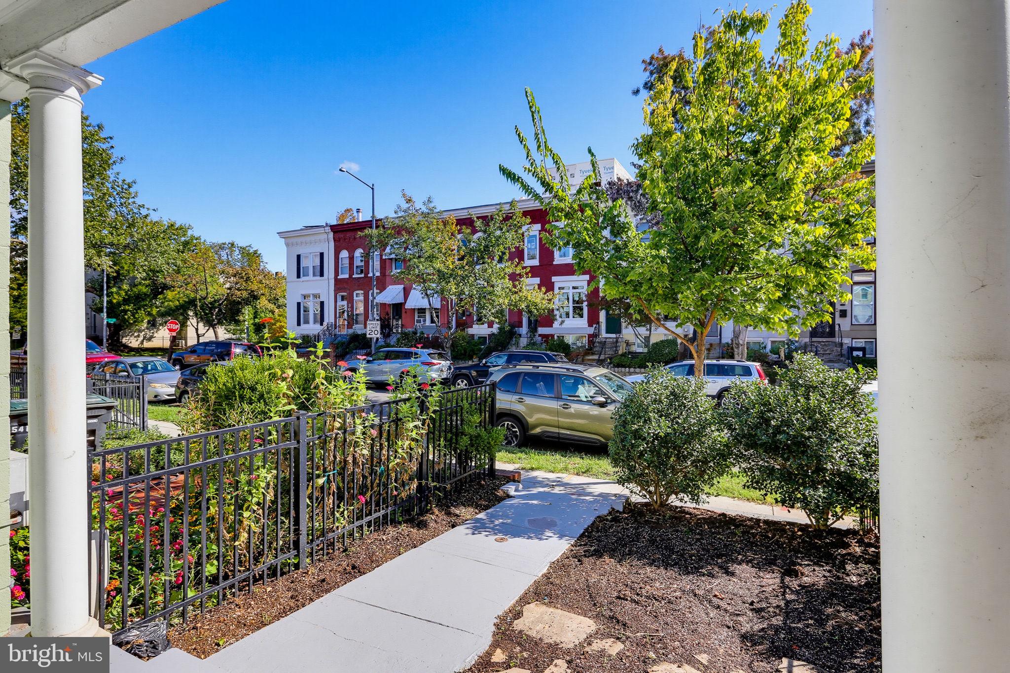 311 16TH STREET SE
