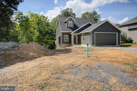 Photo of 801 Dickeys Dr., CHAMBERSBURG, PA 17202 (MLS # PAFL2037146)
