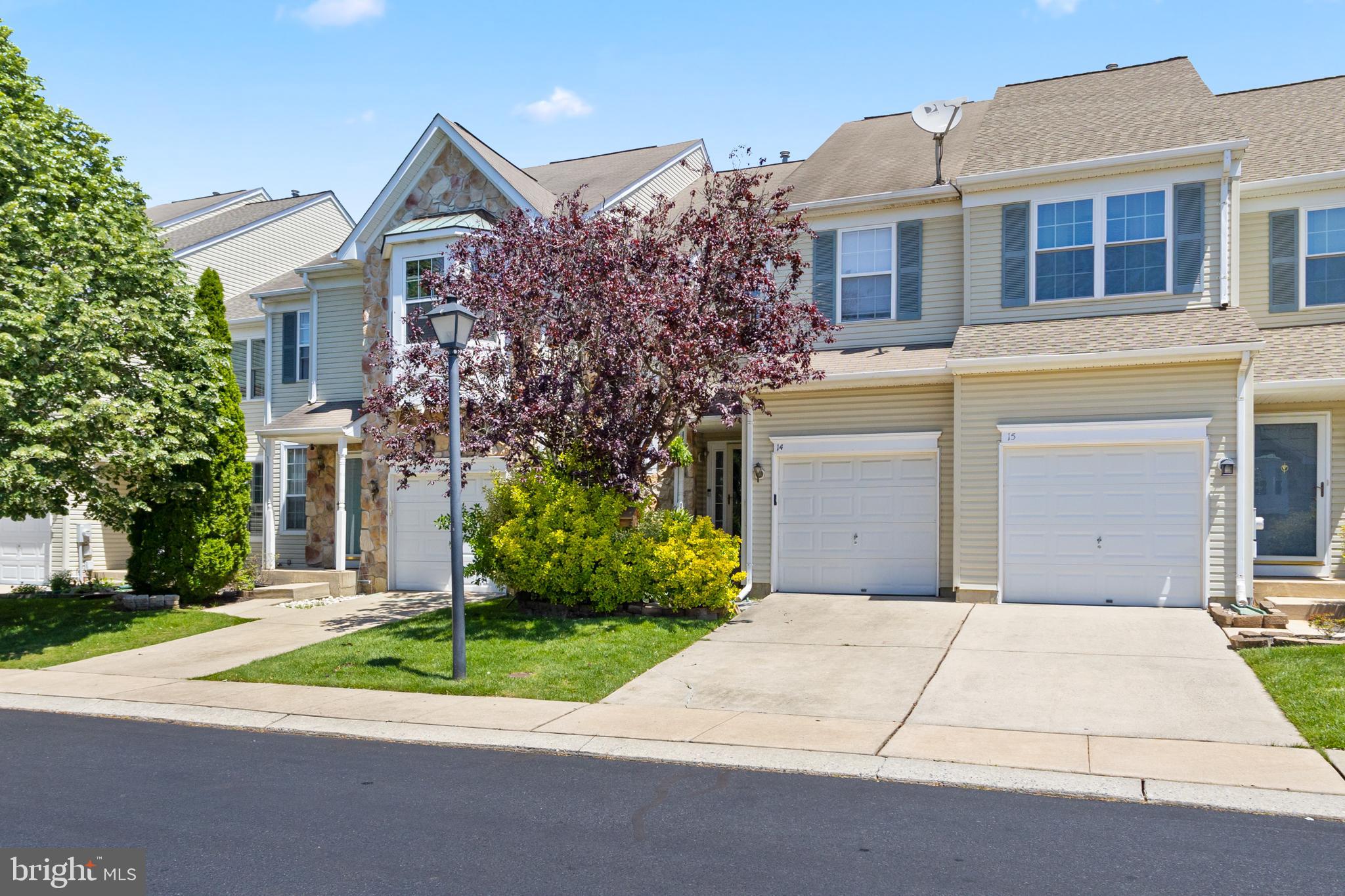 14 BARCLAY COURT