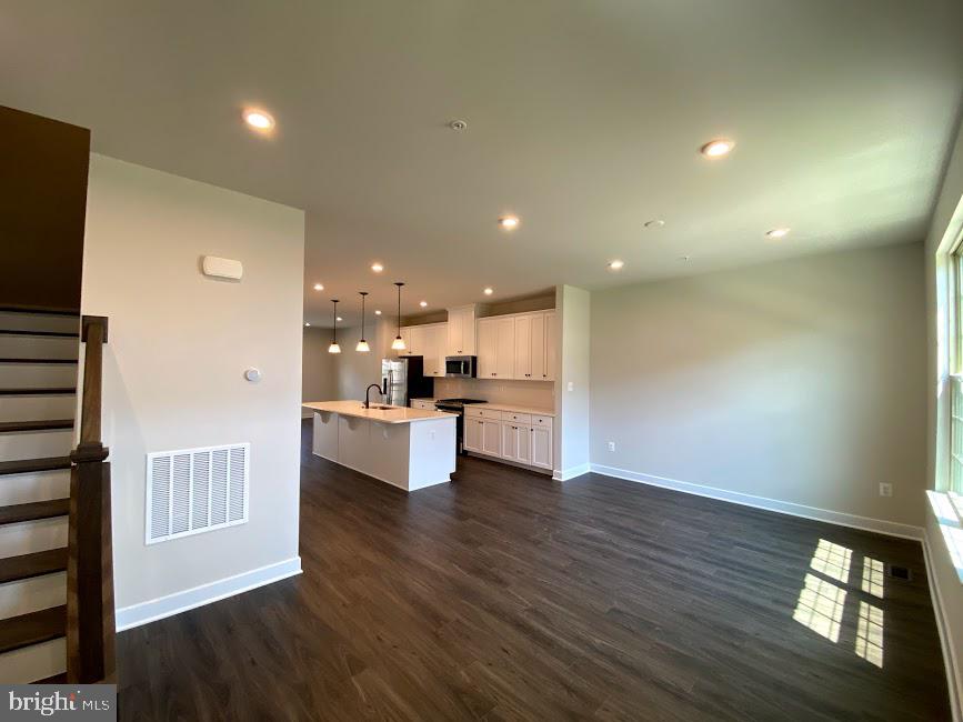 CABIN BRANCH - Residential