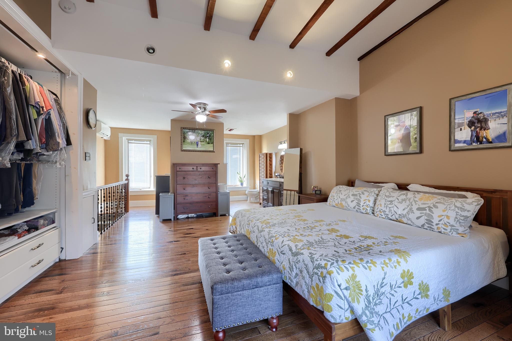 CHESTNUT HILL - Residential