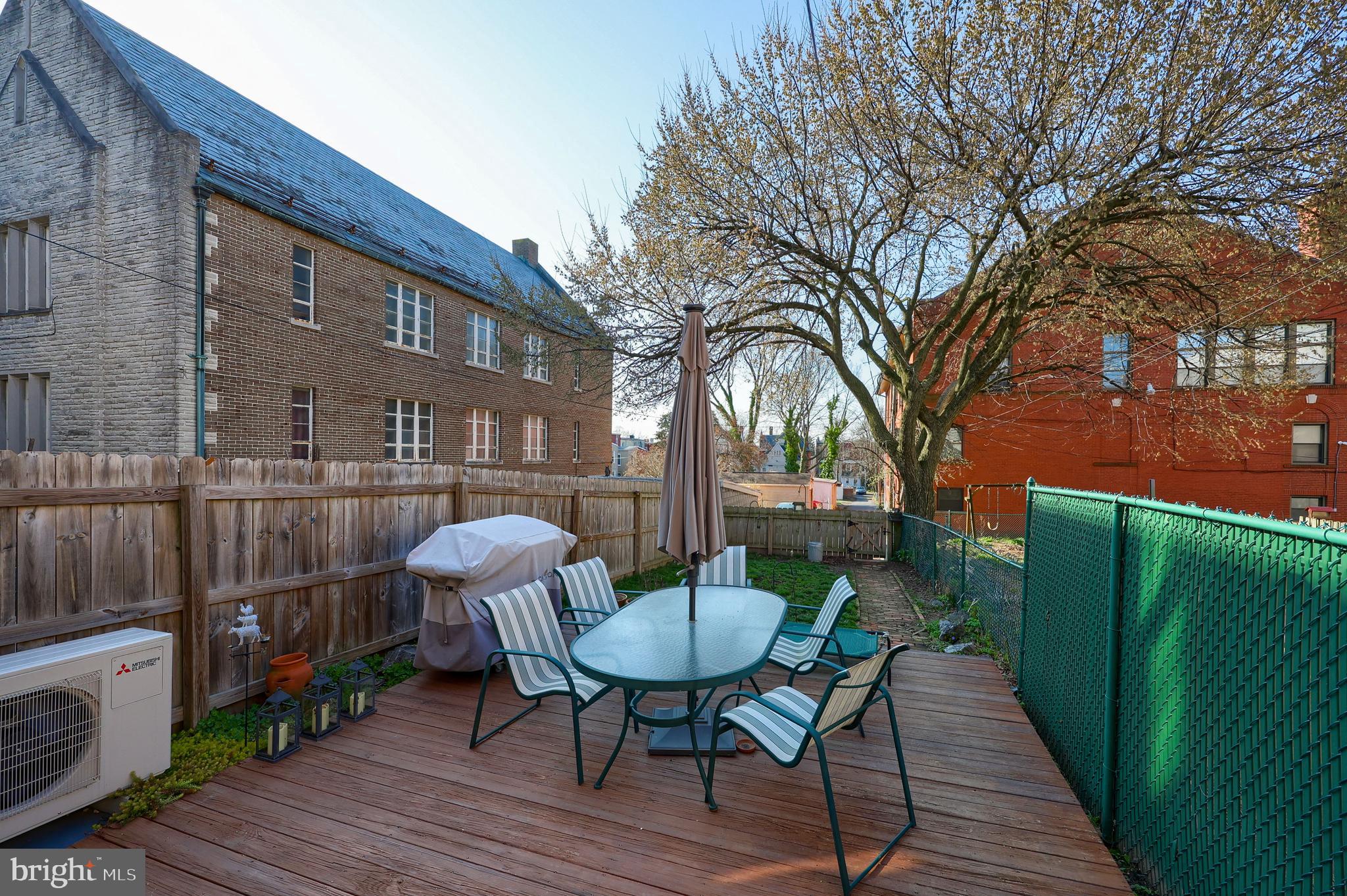 CHESTNUT HILL - Residential