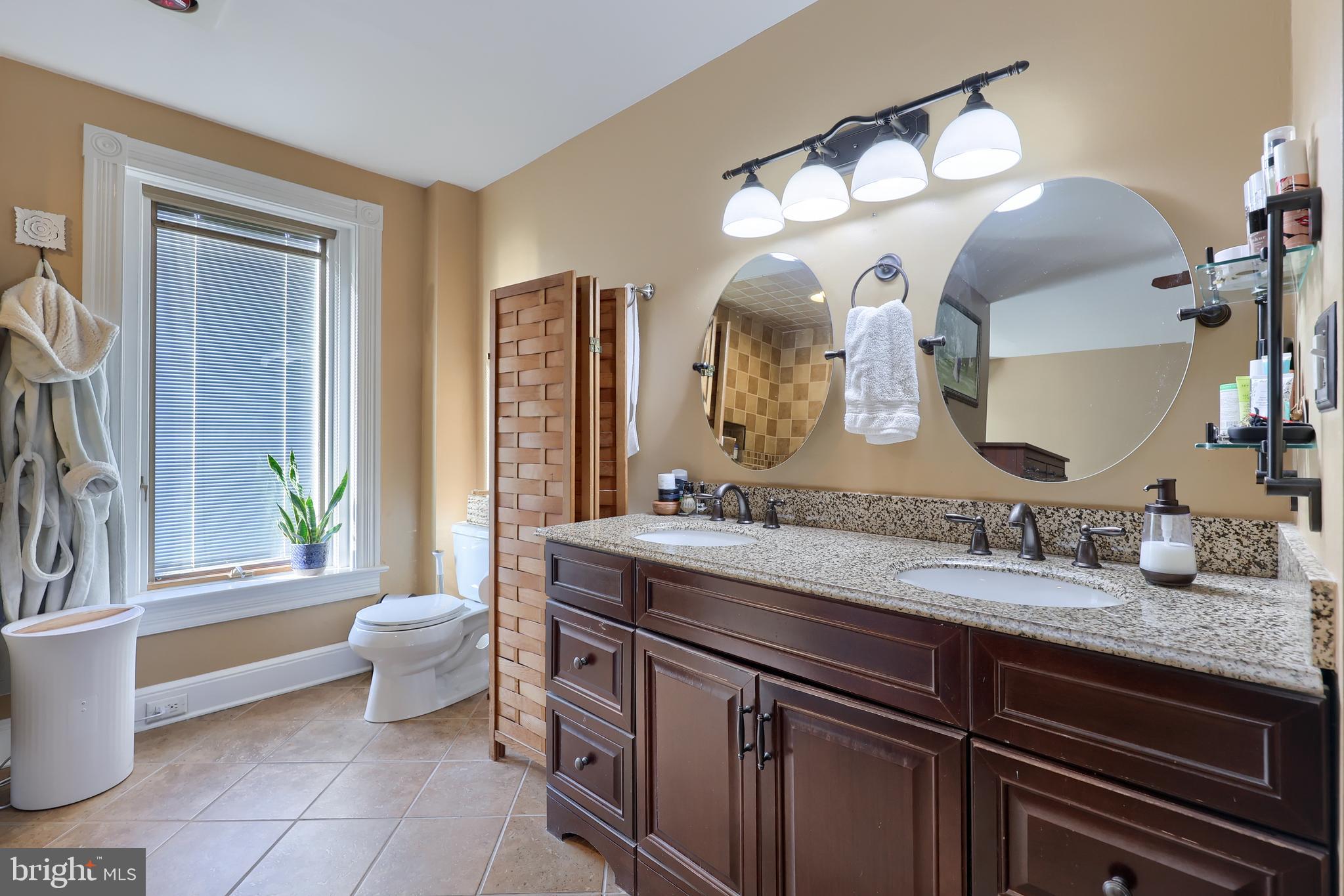 CHESTNUT HILL - Residential