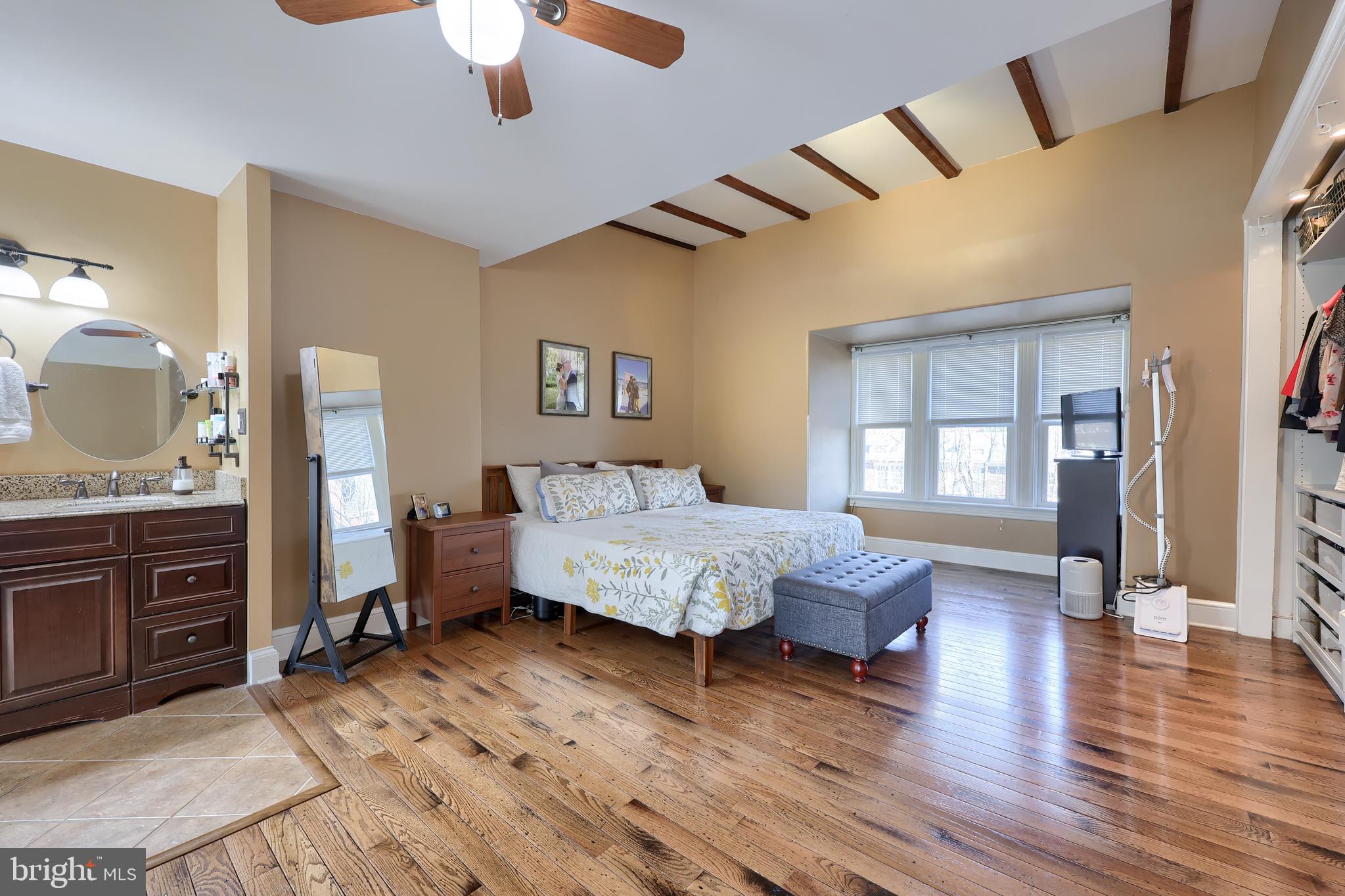 CHESTNUT HILL - Residential