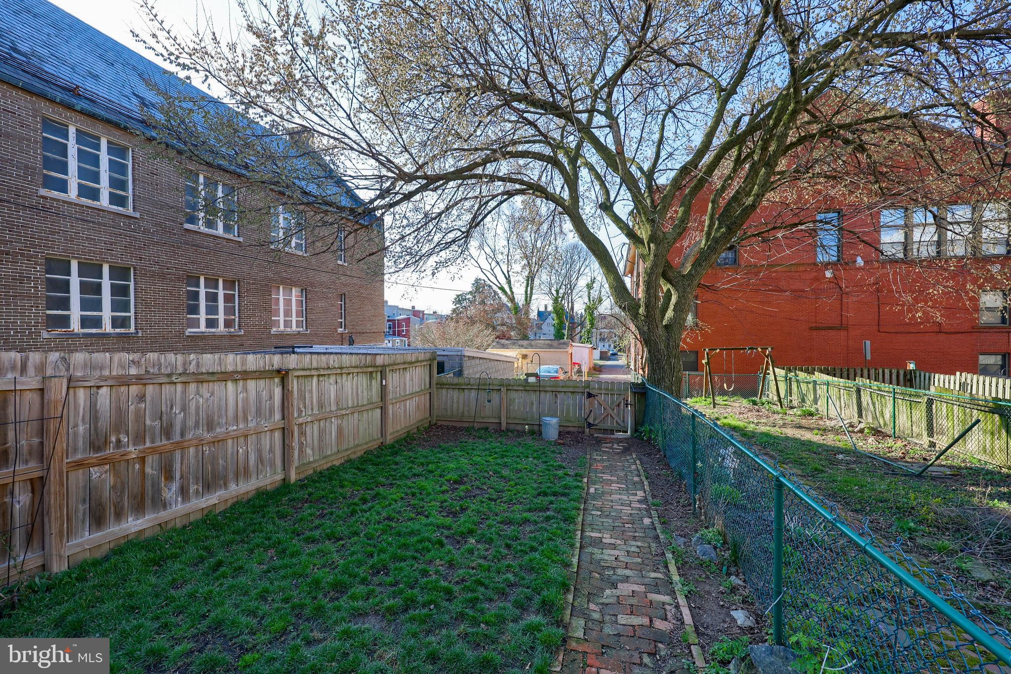 CHESTNUT HILL - Residential