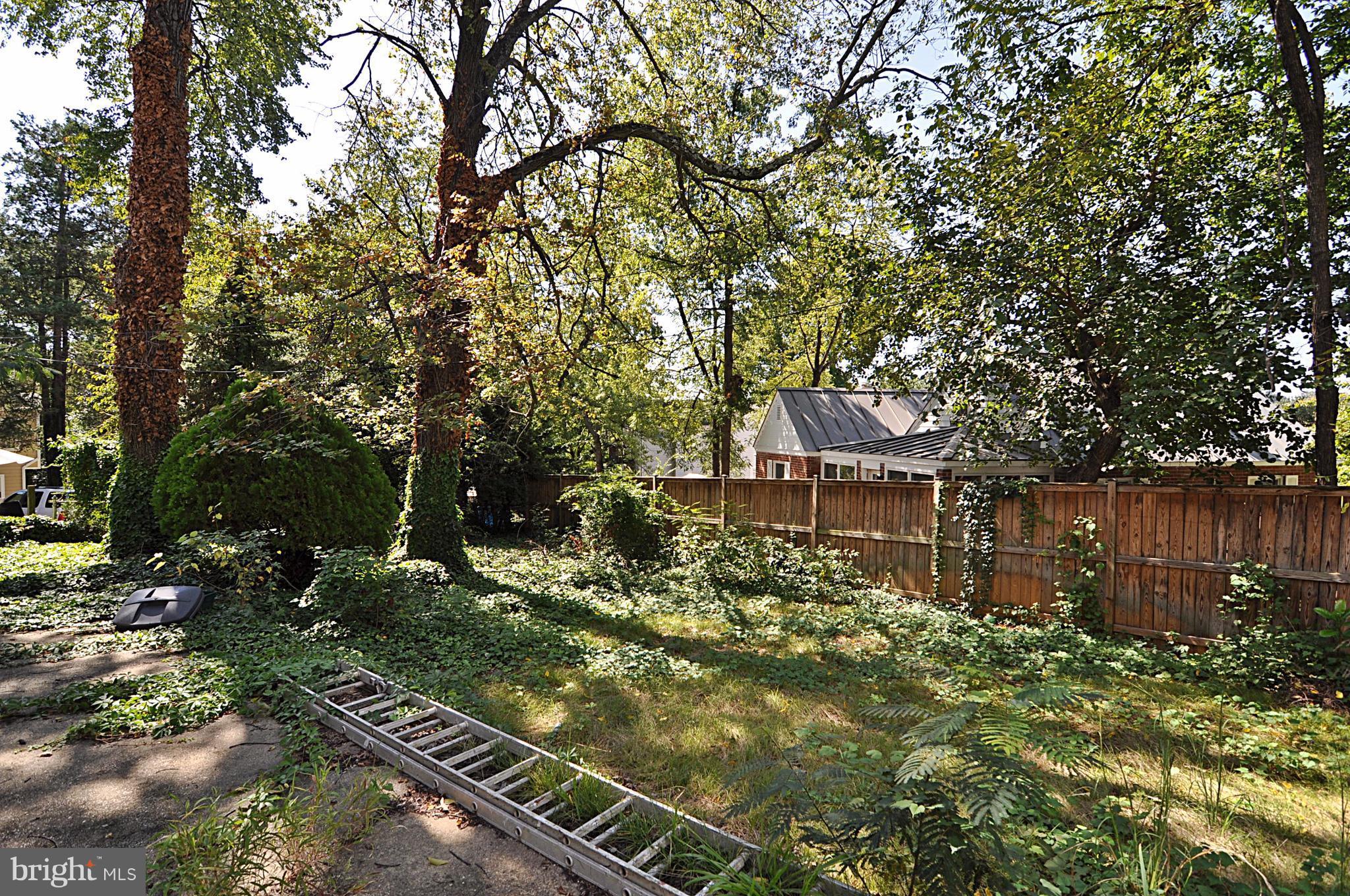 ARLINGTON RIDGE - Residential