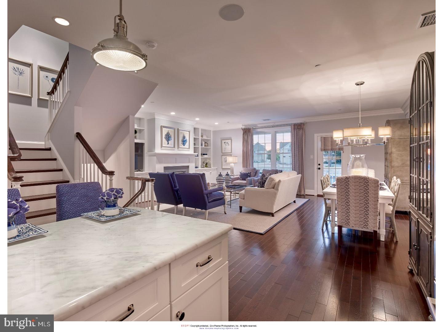 VILLAGE SQUARE - Residential