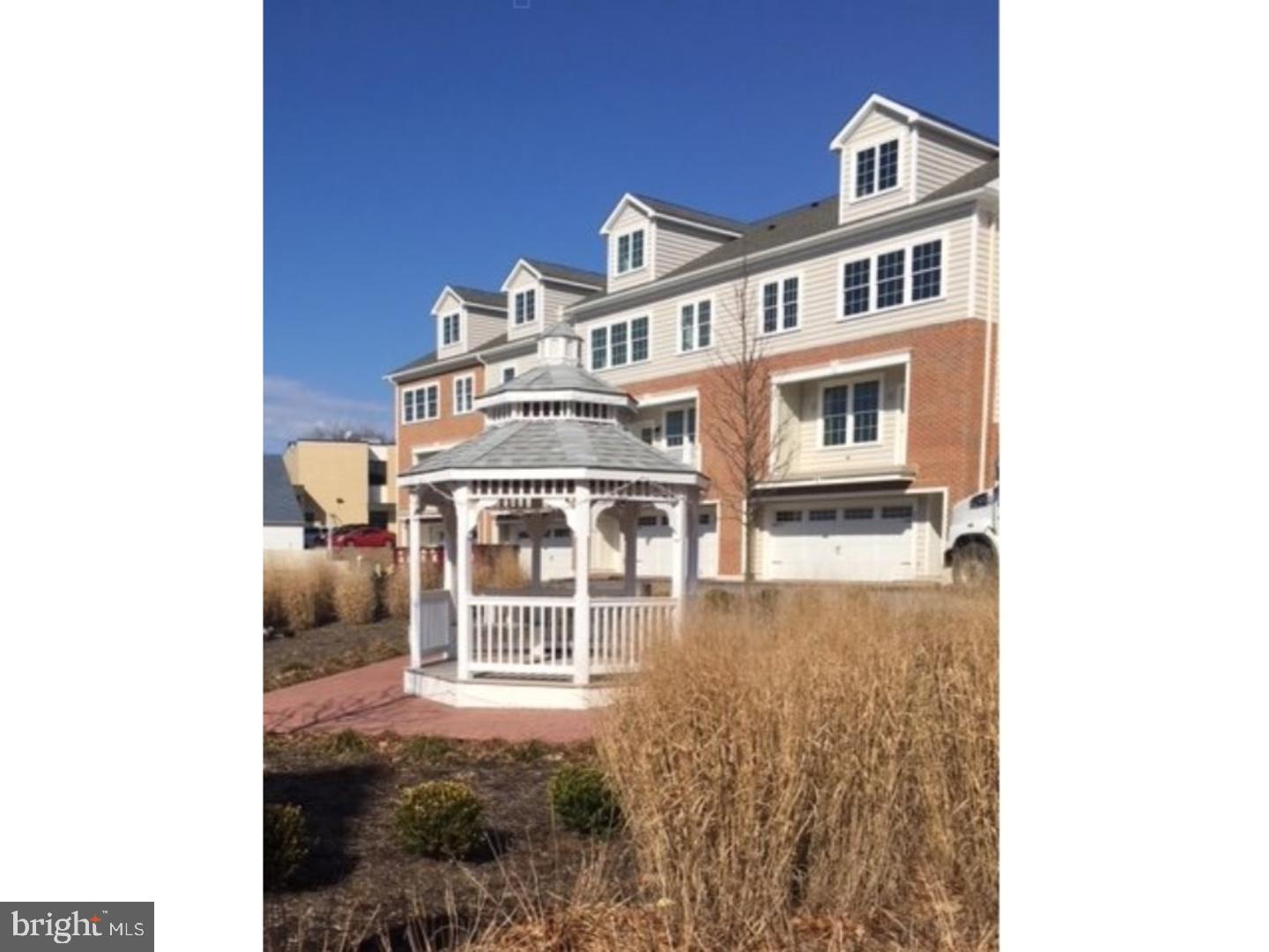 VILLAGE SQUARE - Residential