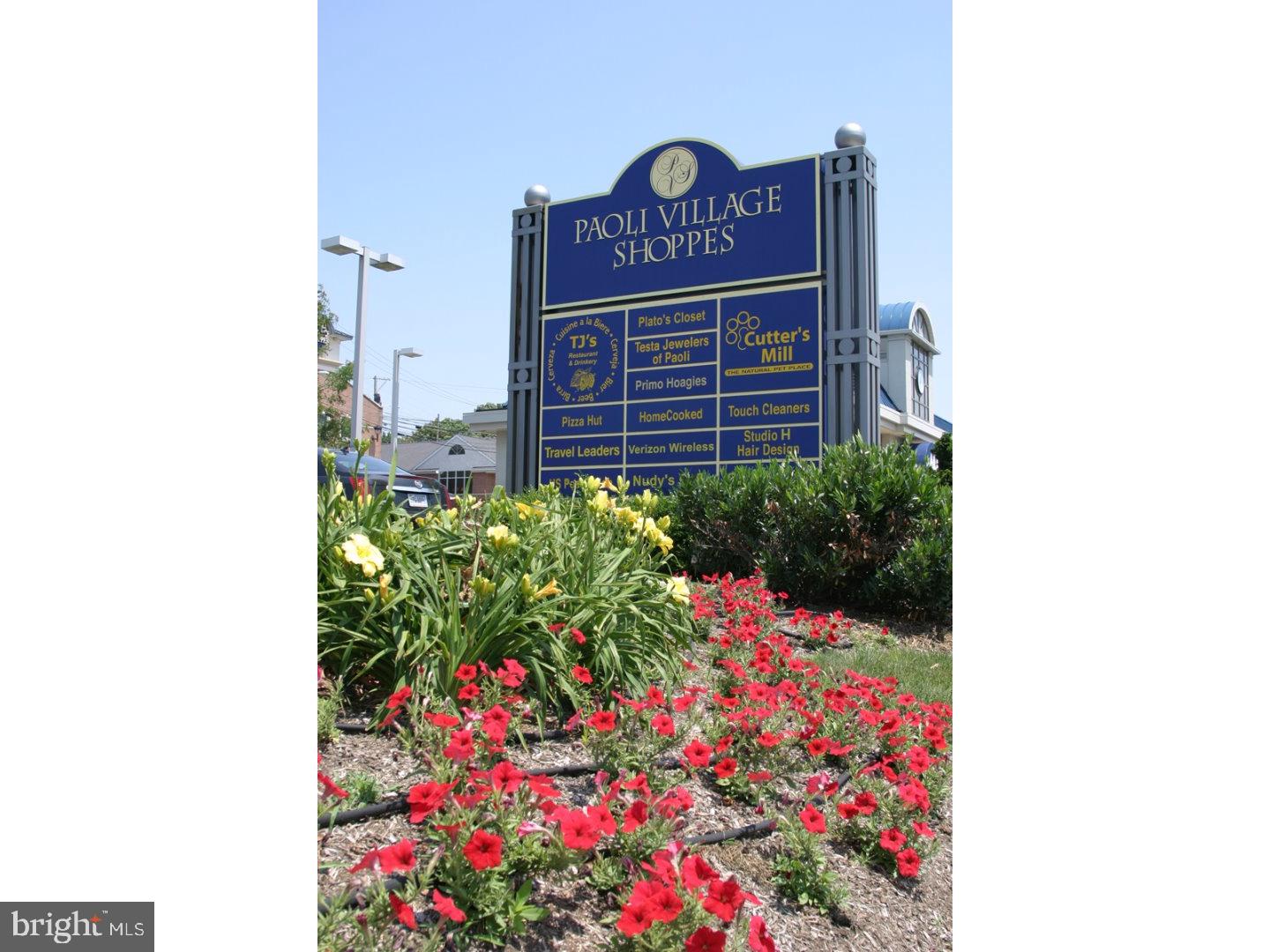 VILLAGE SQUARE - Residential