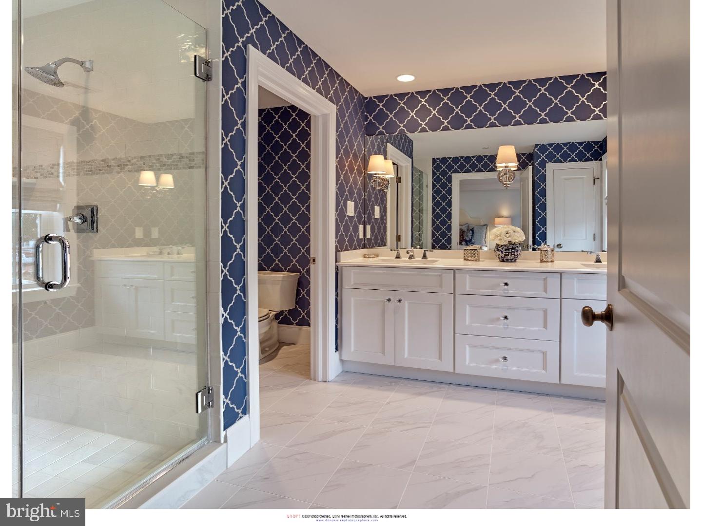 VILLAGE SQUARE - Residential