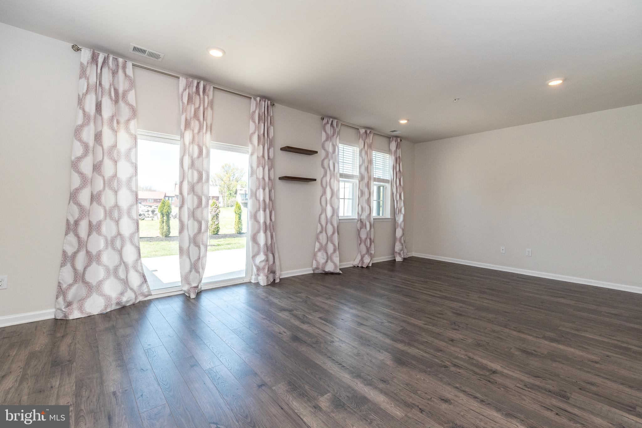 FONT HILL - Residential