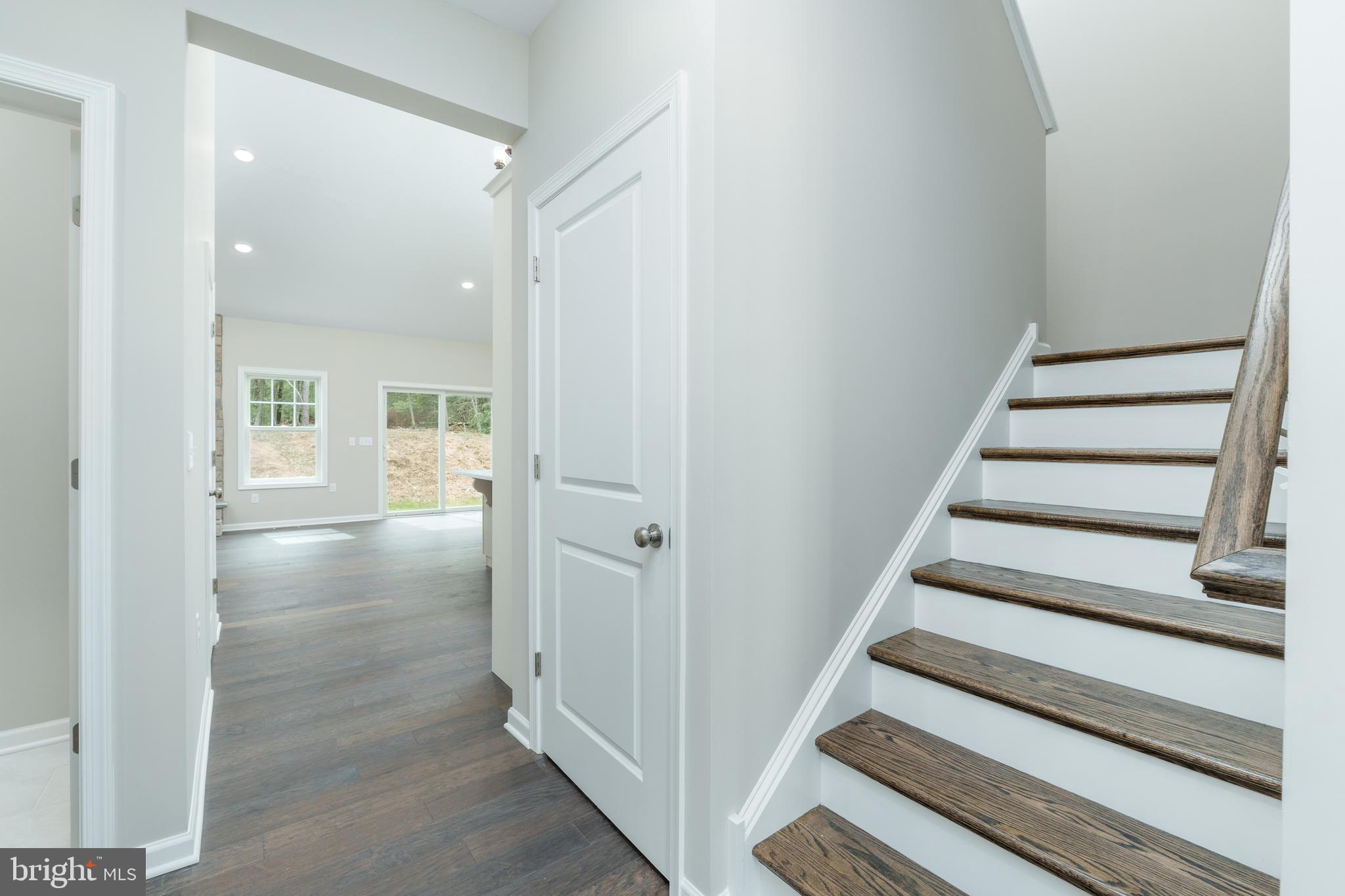 GRAYS POINTE - Residential