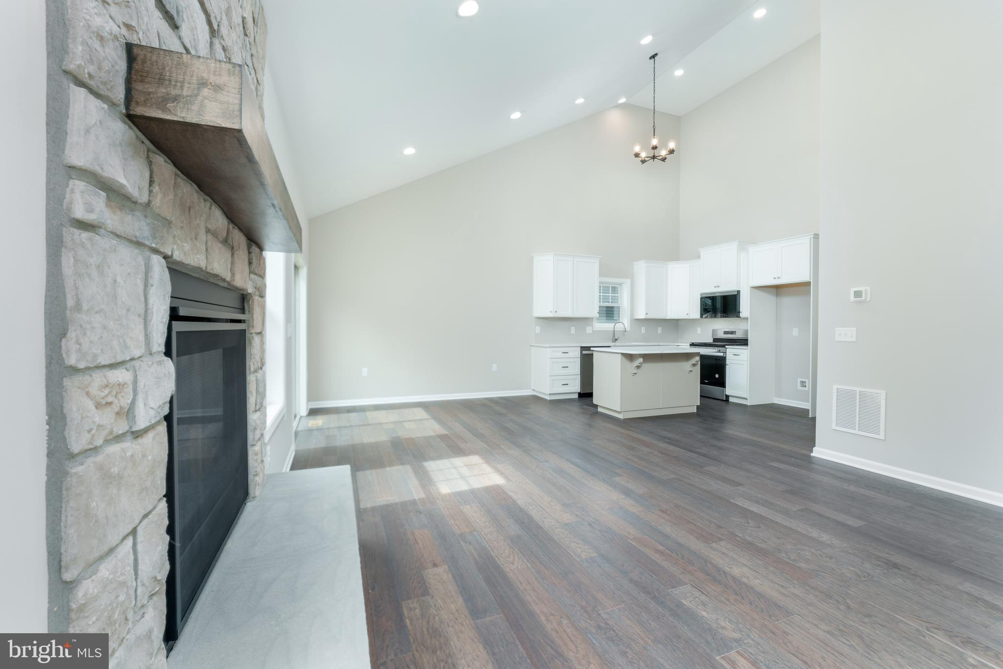 GRAYS POINTE - Residential