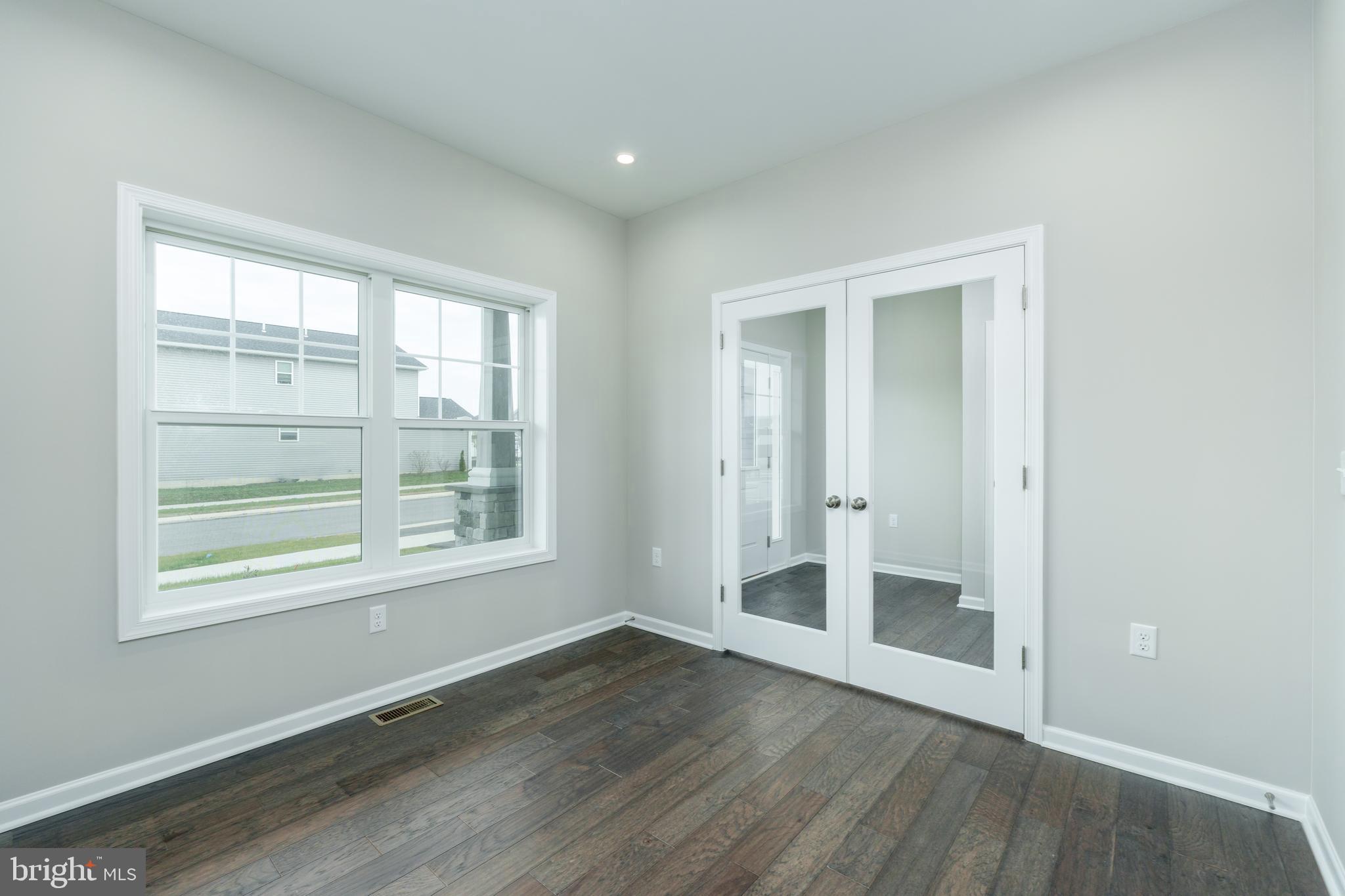 GRAYS POINTE - Residential