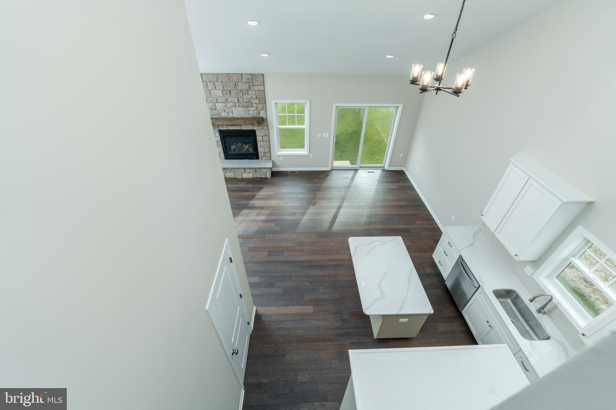 GRAYS POINTE - Residential