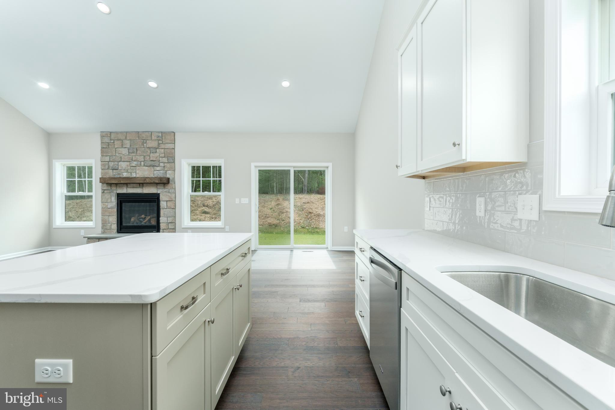 GRAYS POINTE - Residential