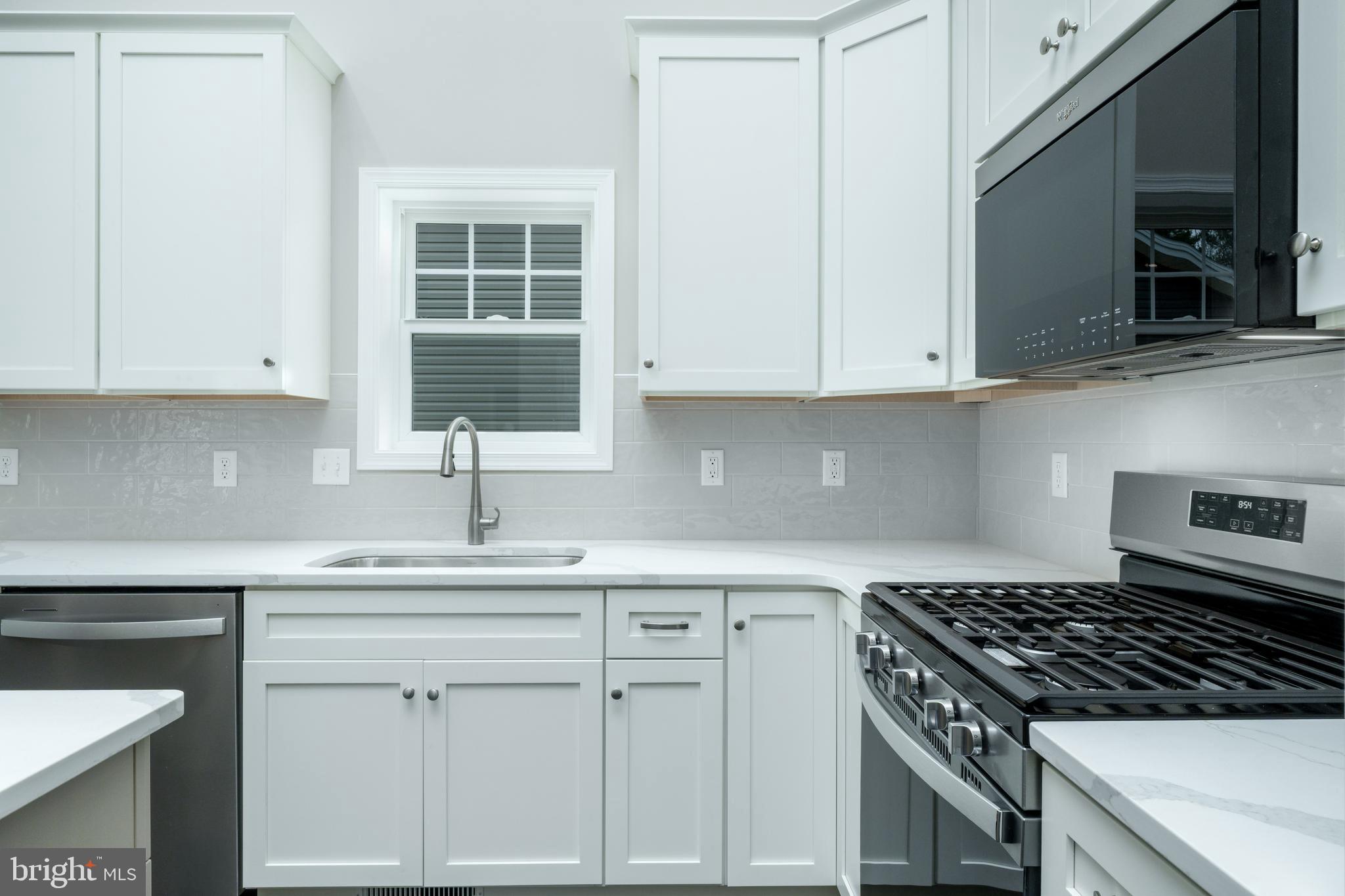GRAYS POINTE - Residential