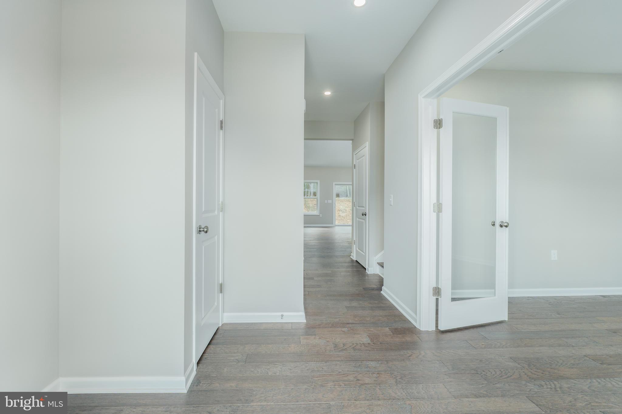 GRAYS POINTE - Residential