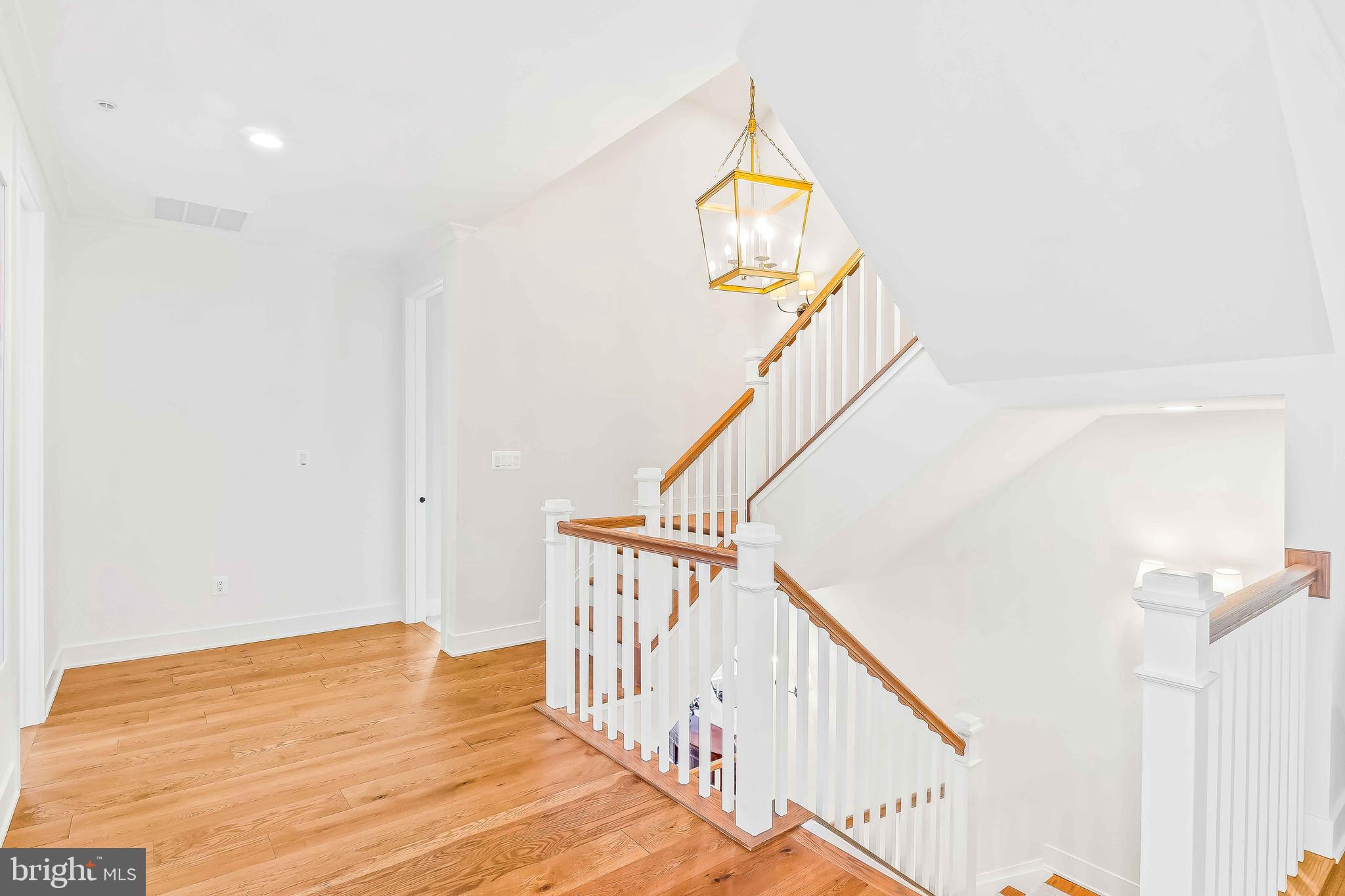 KINGSLEY WOODS - Residential