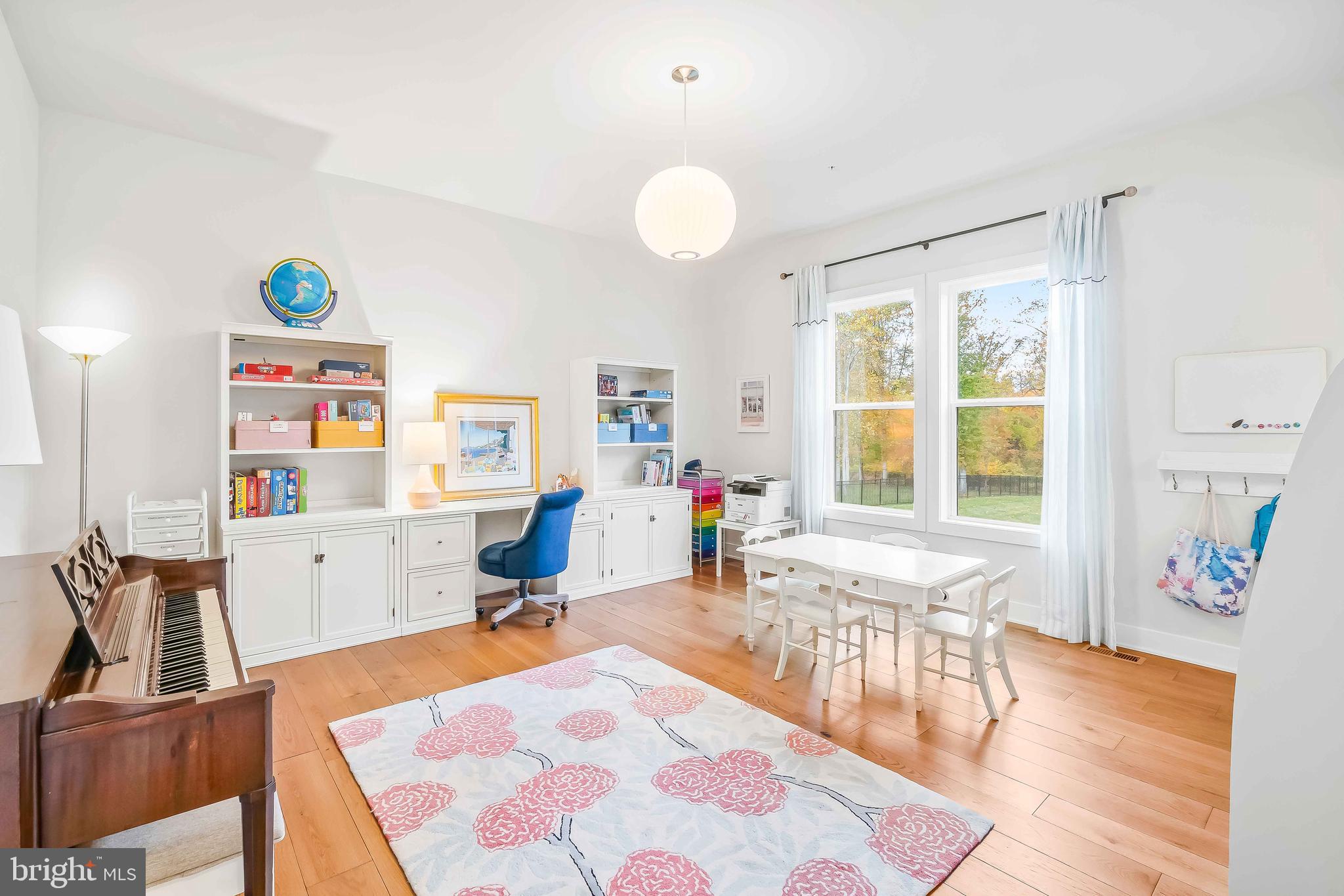 KINGSLEY WOODS - Residential