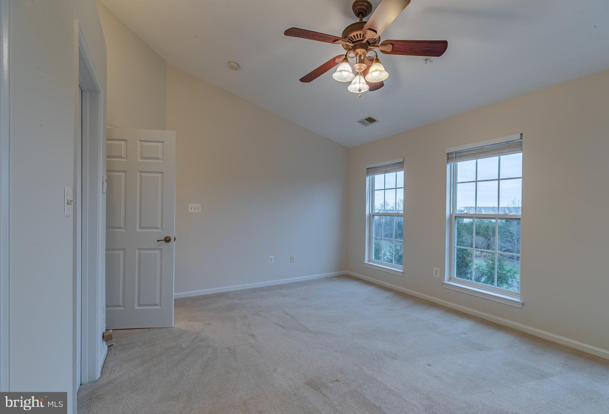 AMBER SPRING - Residential