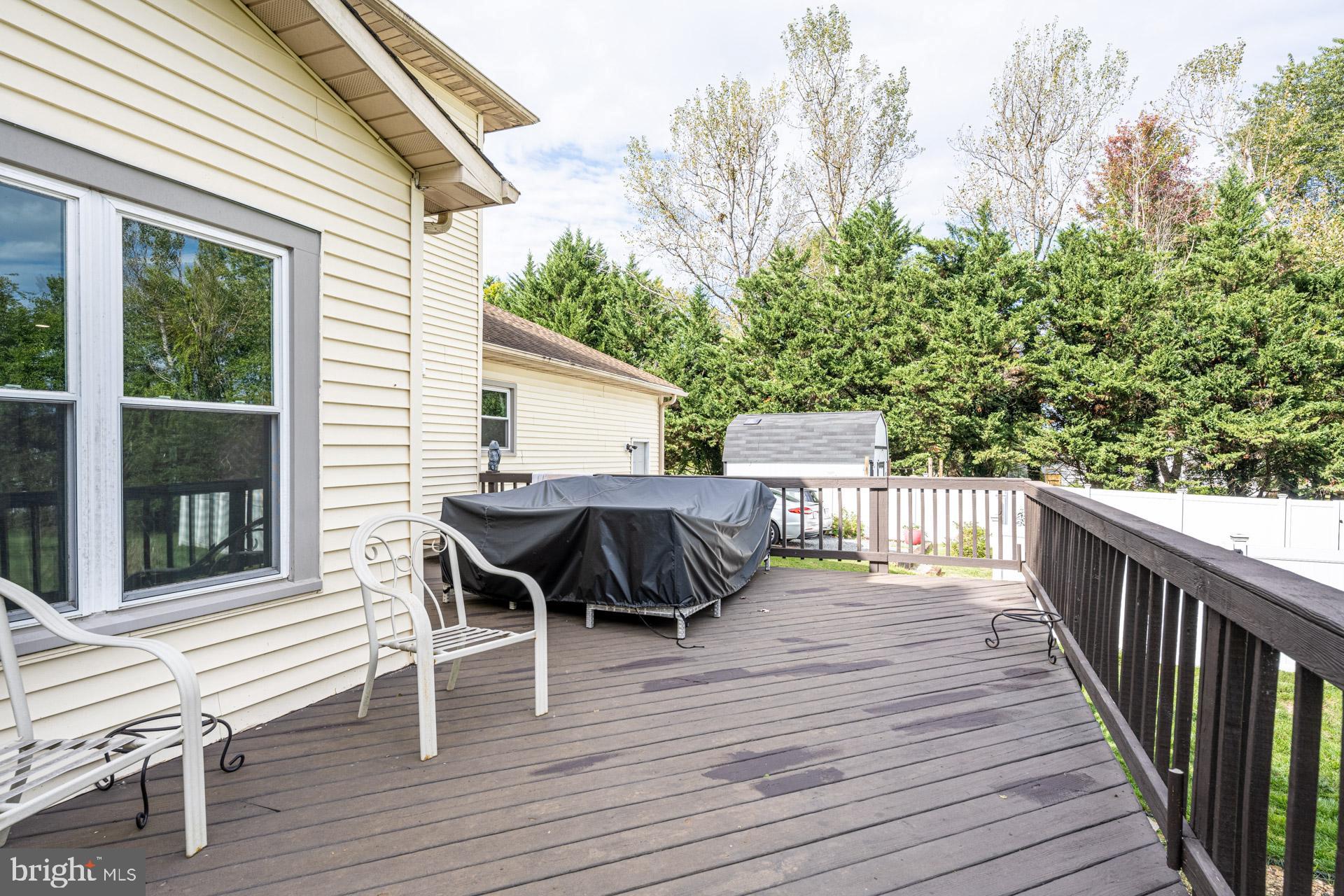 ENGLISH MEADOWS - Residential