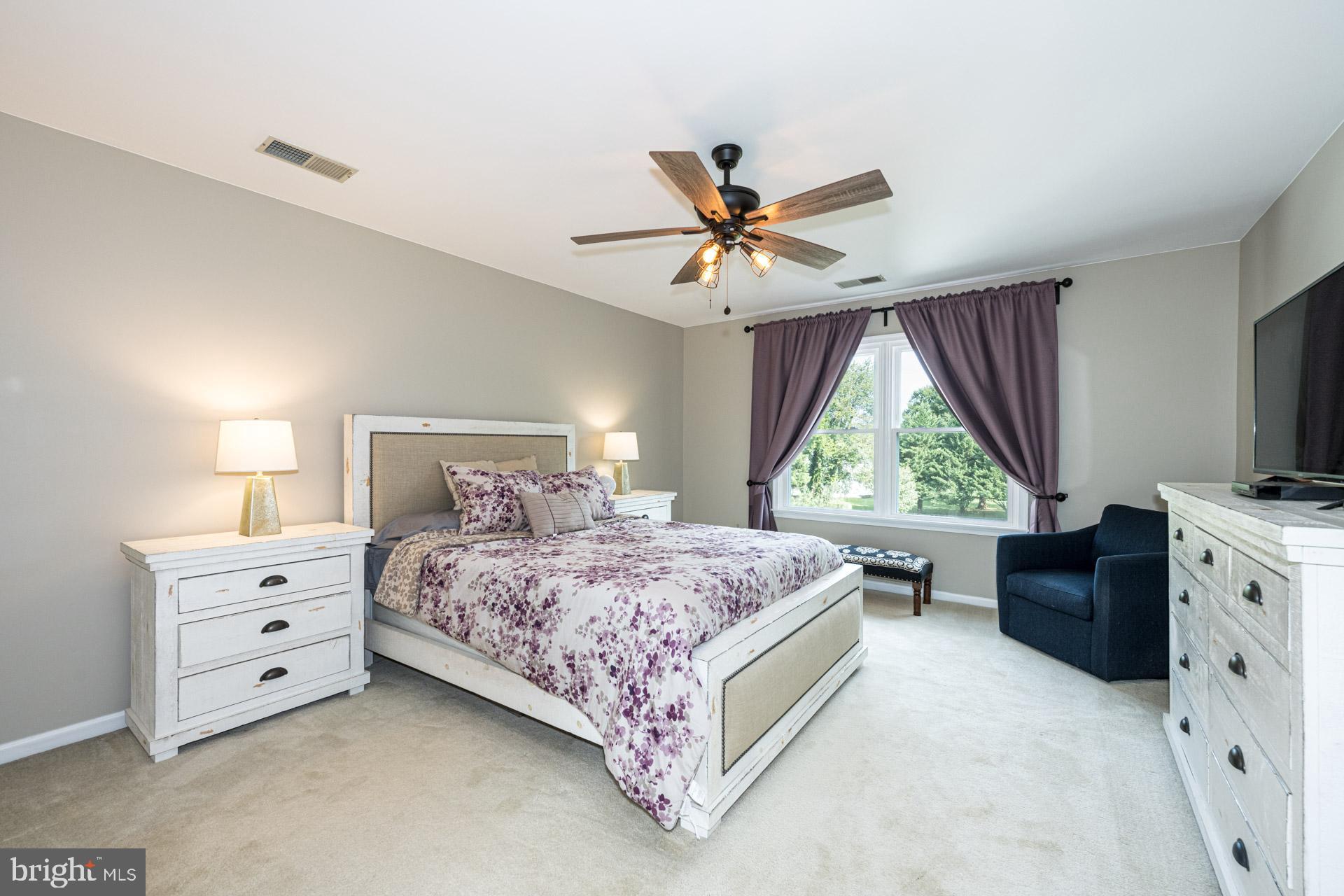 ENGLISH MEADOWS - Residential