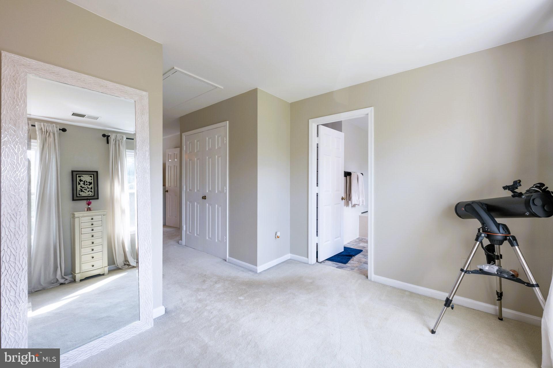 ENGLISH MEADOWS - Residential