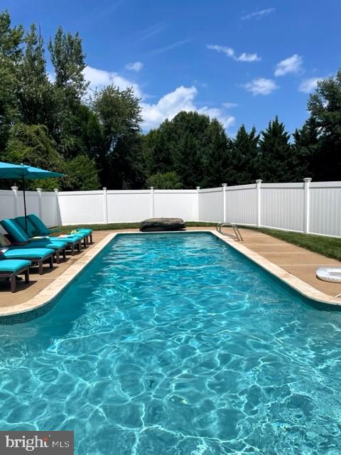 ENGLISH MEADOWS - Residential