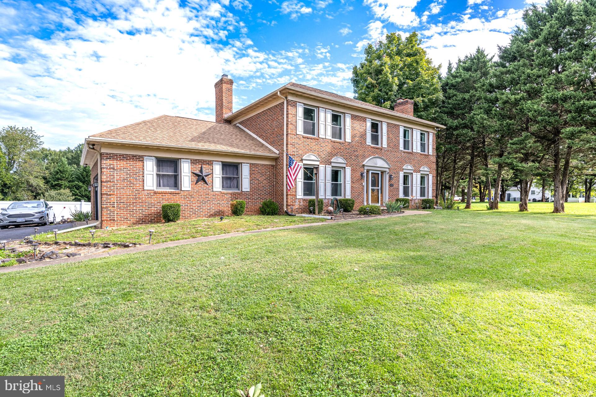 ENGLISH MEADOWS - Residential