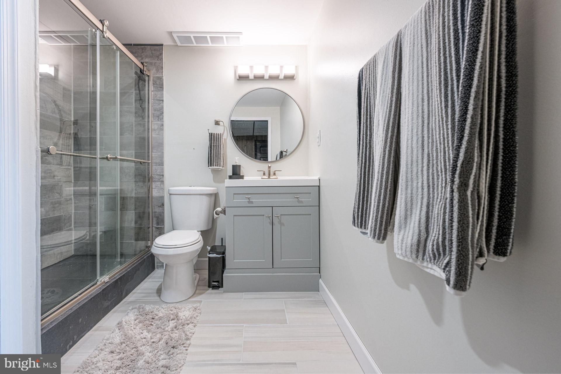 ENGLISH MEADOWS - Residential