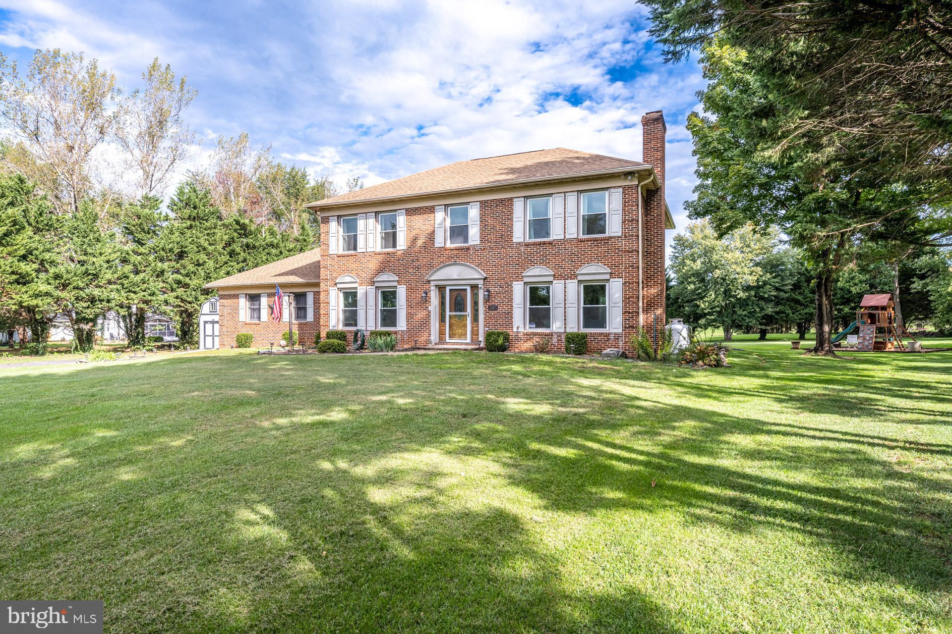 ENGLISH MEADOWS - Residential