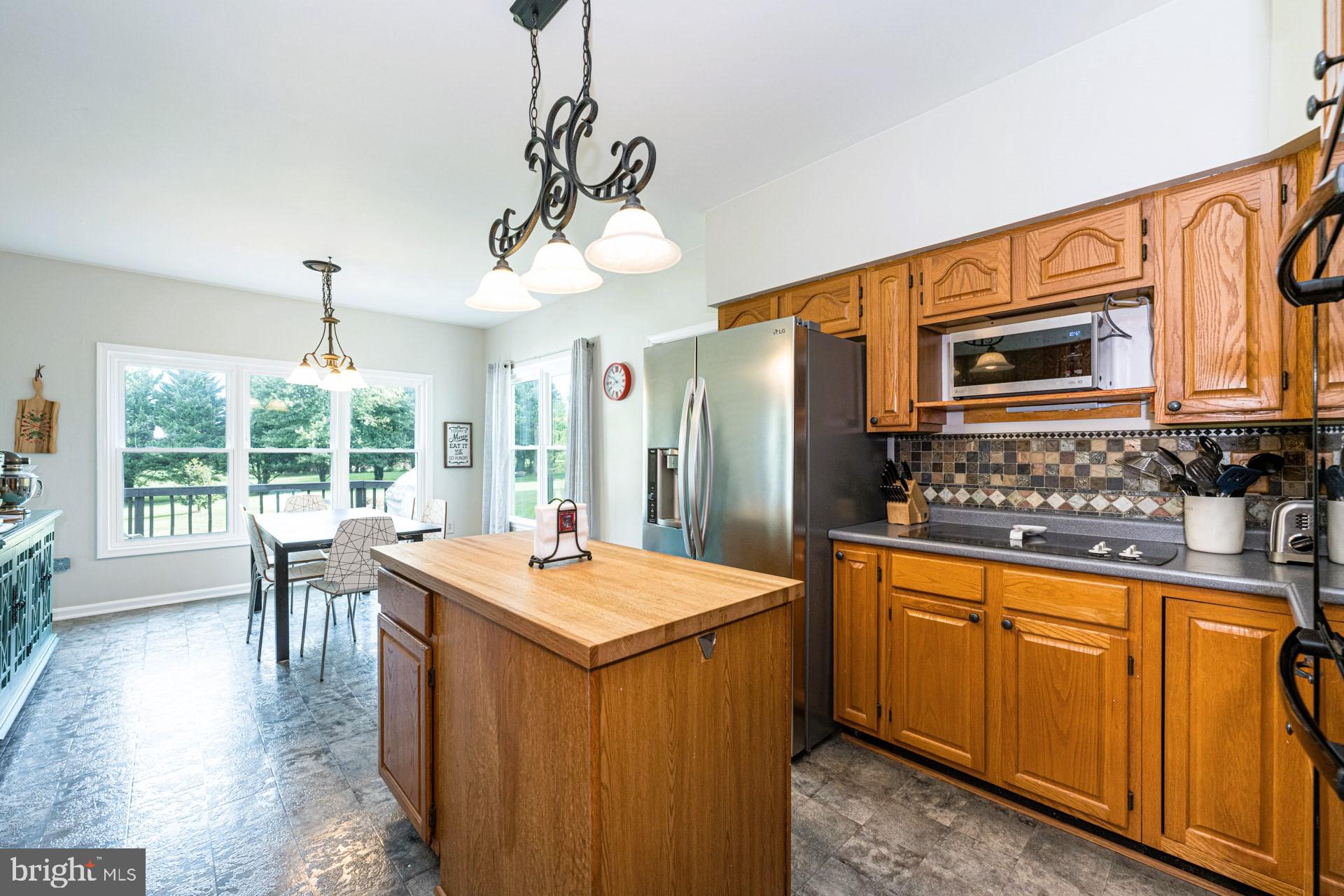 ENGLISH MEADOWS - Residential